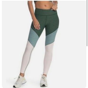Outdoor Voices 7/8 Legging in Hunter green / slate / ballet pink size small